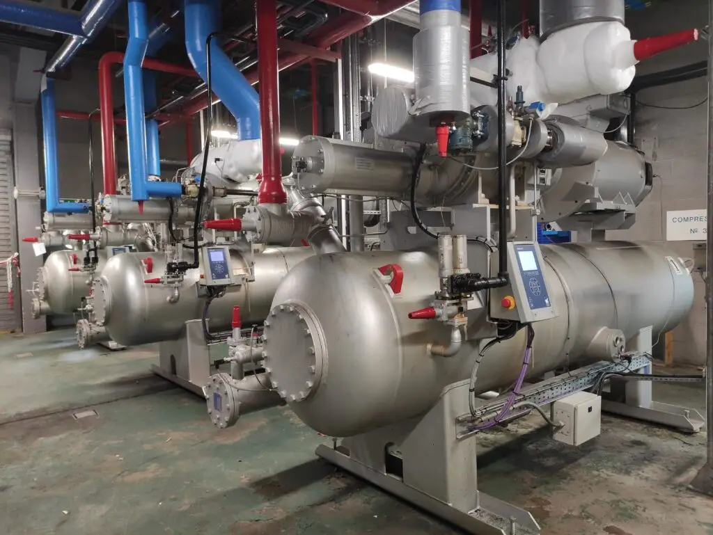 Comprehensive energy auditing of industrial refrigeration systems to identify energy savings and reduce CO₂ emissions as part of decarbonization strategy
